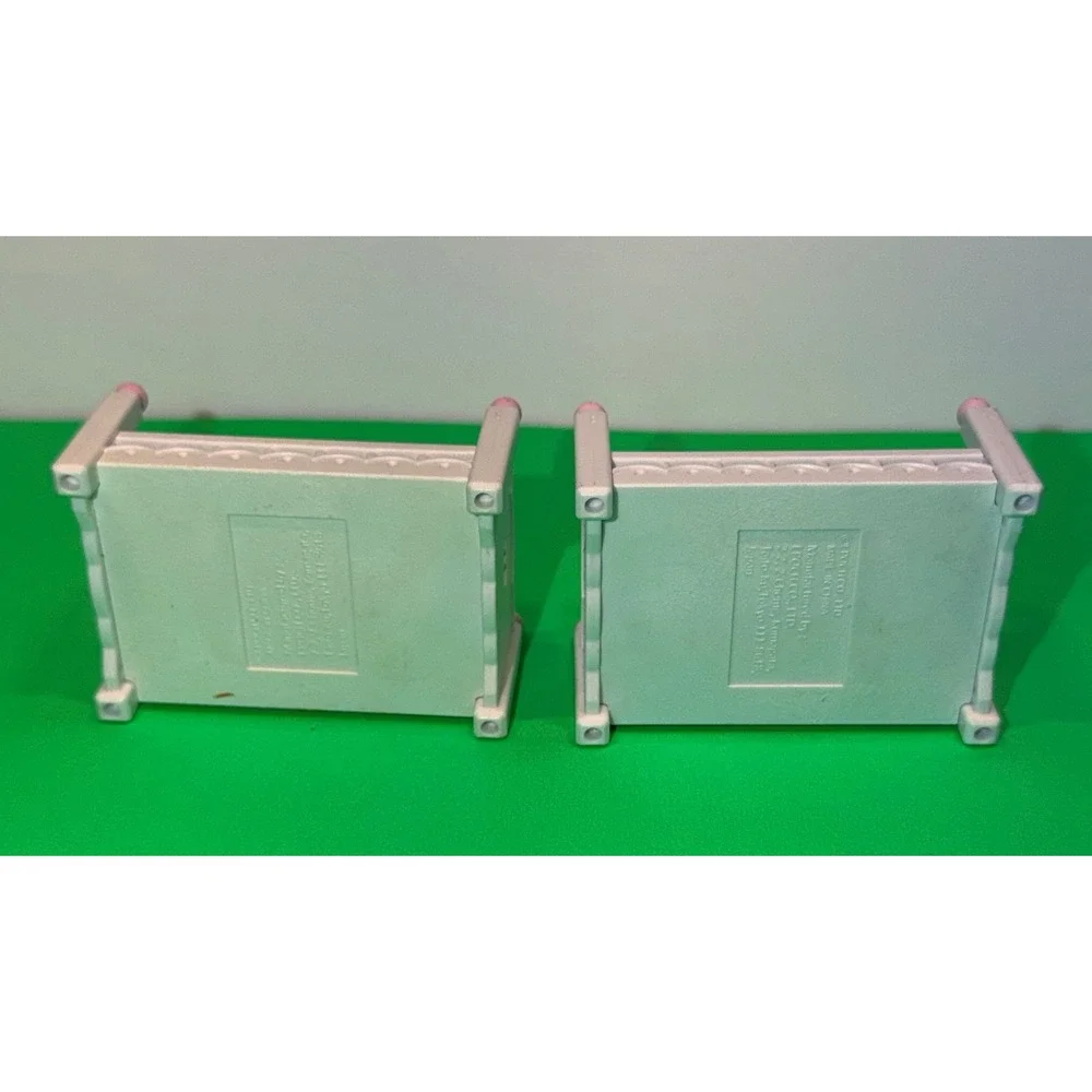 Calico Critters Sylvanian Families White Pink Floral Beds Dollhouse Furniture